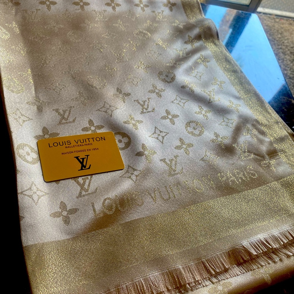Louis Vuitton scarf